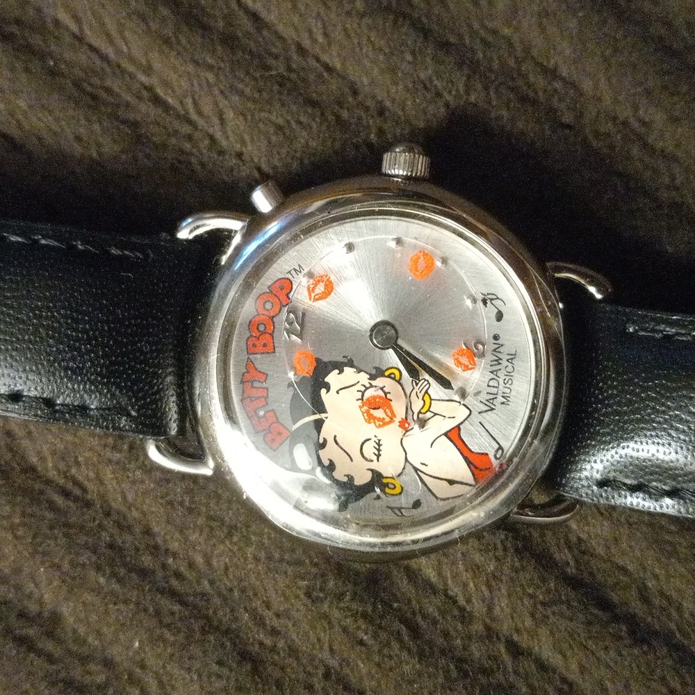 Vintage - Betty Boop "Valdawn"  musical watch❣️